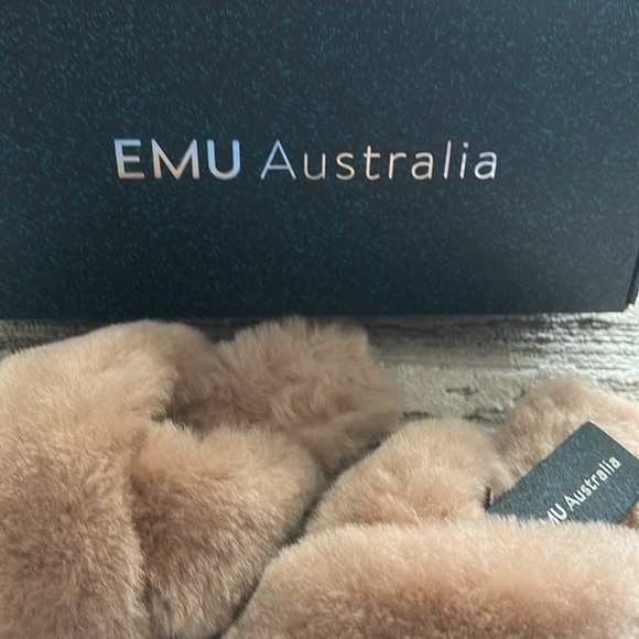 Emu Australia Mayberry Sheepskin Slippers Camel NIB - Picture 3 of 7